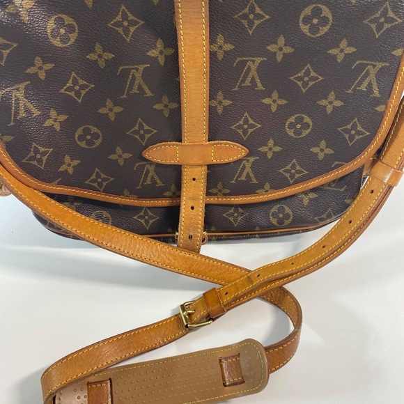 Meet your Posher, Buffy Gaither - Picture 2 of 10